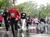 
											Сотни курганцев несмотря на непрекращающийся дождь вышли на старт Зелёного Марафона									