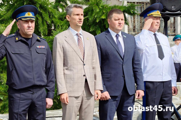 От казачьих дозоров до ФСБ: в Кургане отметили День пограничника