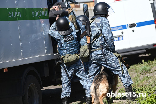 В Кургане силовики штурмовали вагон на антитеррористических учениях