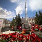
											Губернатор Вадим Шумков почтил память героев-земляков									