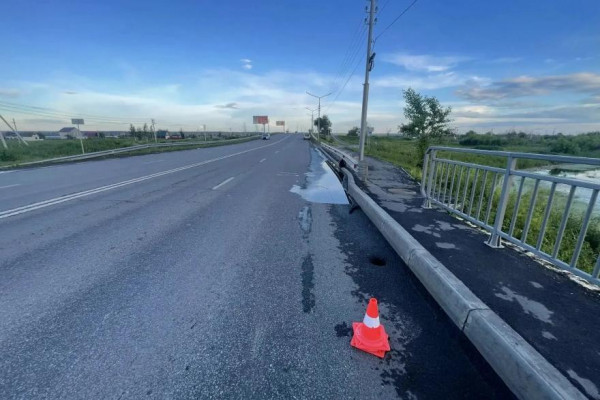 Упал с тротуара под колеса: велосипедист погиб на шоссе Тюнина в Кургане Упал с тротуара под колеса: велосипедист погиб на шоссе Тюнина в Кургане