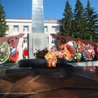 
											В День памяти и скорби в Кургане состоялась церемония возложения цветов к Вечному огню									