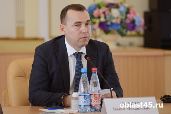 Губернатор Шумков поручил финансово поддержать погорельцев в Кургане Губернатор Шумков поручил финансово поддержать погорельцев в Кургане