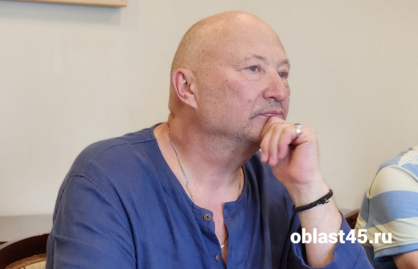 Гальцев на «Середине лета» споёт песни, написанные в Кургане, и представит новую книгу Гальцев на «Середине лета» споёт песни, написанные в Кургане, и представит новую книгу