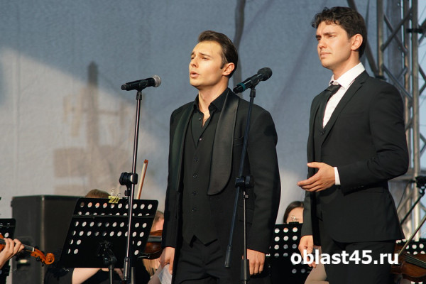 Финальный аккорд: как прошёл международный фестиваль «От Востока до Запада» в Кургане Финальный аккорд: как прошёл международный фестиваль «От Востока до Запада» в Кургане