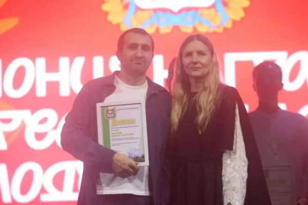  В Кургане детский врач получил почетную награду