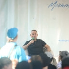 
											Губернатор Вадим Шумков оценил работы по благоустройству лагеря &laquo;Романтика&raquo; и пообщался с детьми с подшефных территорий ЛНР									