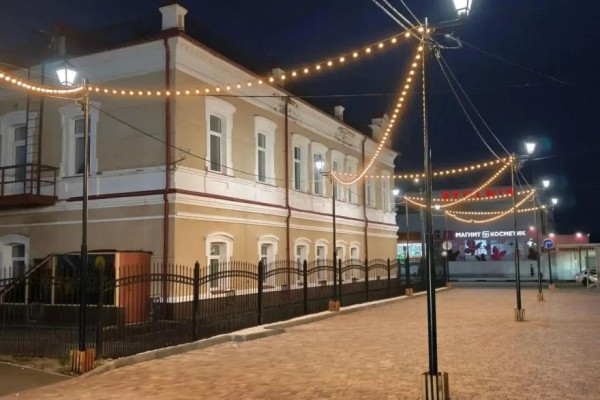 «Звёздное небо» украсило новую зону отдыха в центре Кургана «Звёздное небо» украсило новую зону отдыха в центре Кургана