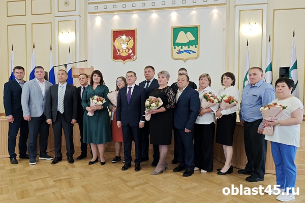 За снабжение СВО зауральских промышленников наградили грамотами Минпромторга
