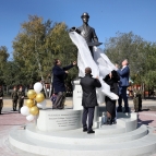 
											В Кургане открыли памятник основателю машиностроения Курганской области - Сергею Балакшину									