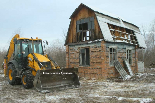 Вокруг Кургана начинают сносить аварийные постройки в заброшенных садоводствах