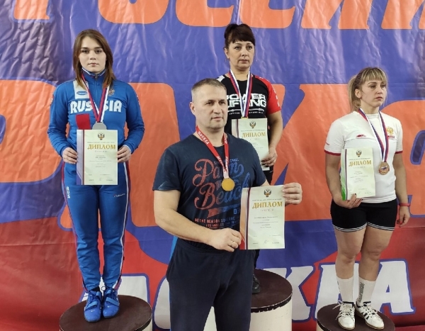 Курганская спортсменка завоевала путёвку на чемпионат мира по пауэрлифтингу 