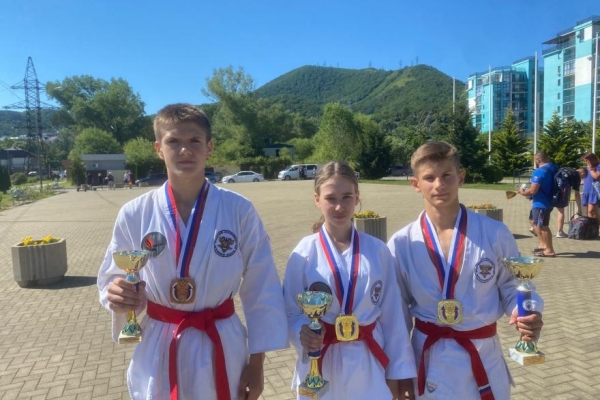 Курганские спортсмены привезли медали с побережья Чёрного моря Курганские спортсмены привезли медали с побережья Чёрного моря
