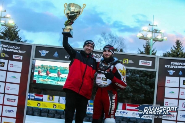 Шадринец победил в финале чемпионата Европы по ледовому спидвею Шадринец победил в финале чемпионата Европы по ледовому спидвею