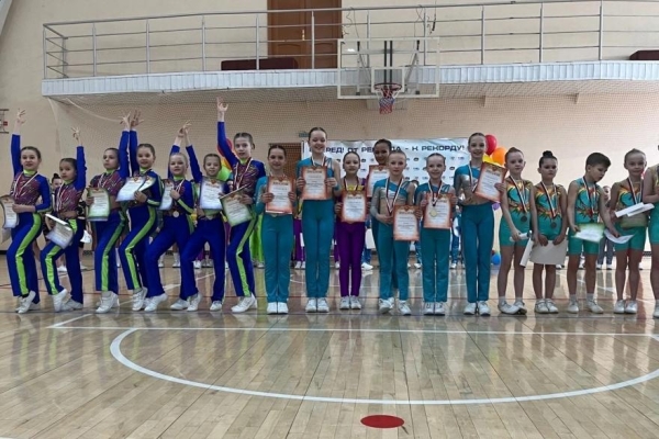Курганские спортсменки привезли из Тюмени медали по фитнес-аэробике