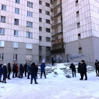 
											Журналистский санитарный патруль и члены ОНФ оценили качество уборки дворов от снега и наледи									