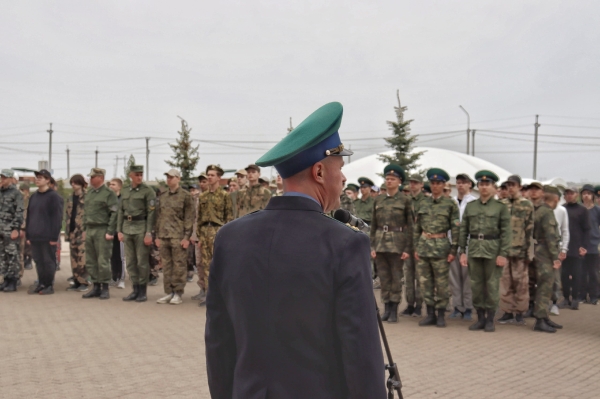 В Курганской области юные защитники изучают основы военного дела 