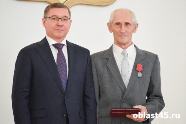 Сотрудников &laquo;Курганприбора&raquo; наградил полпред президента России в УрФО Якушев