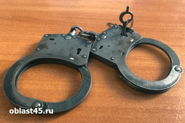 В Курганской области мужчина домогался малолетней падчерицы В Курганской области мужчина домогался малолетней падчерицы