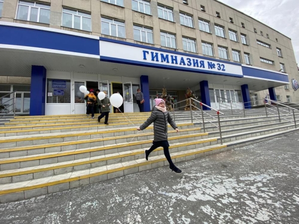  Курганские школьники запустили в небо больше 200 шаров
