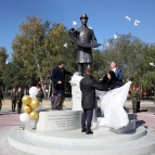 
											В Кургане открыли памятник основателю машиностроения Курганской области - Сергею Балакшину									