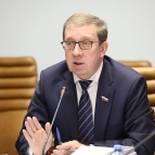 Замгубернатора Владимир Архипов рассказал о развитии сферы АПК в Совете Федерации
Замгубернатора Владимир Архипов рассказал о развитии сферы АПК в Совете Федерации