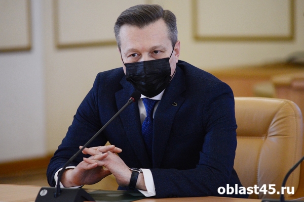 Промышленникам, механизаторам и врачам вручили почетные грамоты Курганской облдумы 