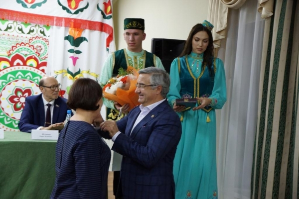 В Курганской области учитель татарского языка получила медаль В Курганской области учитель татарского языка получила медаль