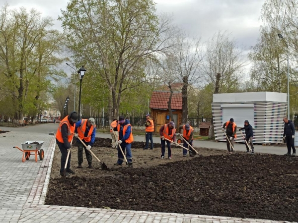 В курганском горсаду готовятся к высадке цветов В курганском горсаду готовятся к высадке цветов