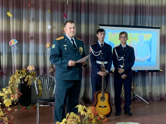 Сотрудники регионального следственного управления  поздравили  пожилых людей с праздником 