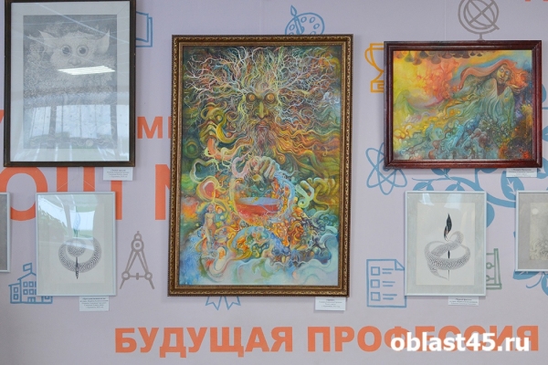 В школе Куртамыша открыли выставку картин зауральских художников В школе Куртамыша открыли выставку картин зауральских художников