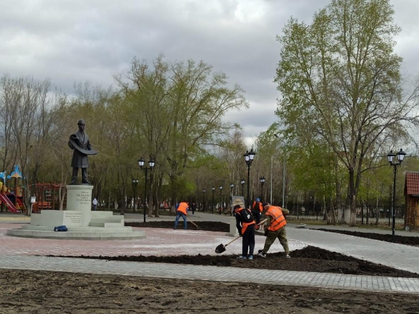 В курганском горсаду готовятся к высадке цветов В курганском горсаду готовятся к высадке цветов