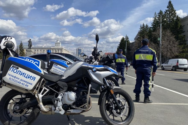 В Кургане госавтоинспекторы открыли мотосезон