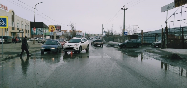 В Кургане две &laquo;Toyota Rav4&raquo; сбили двух женщин